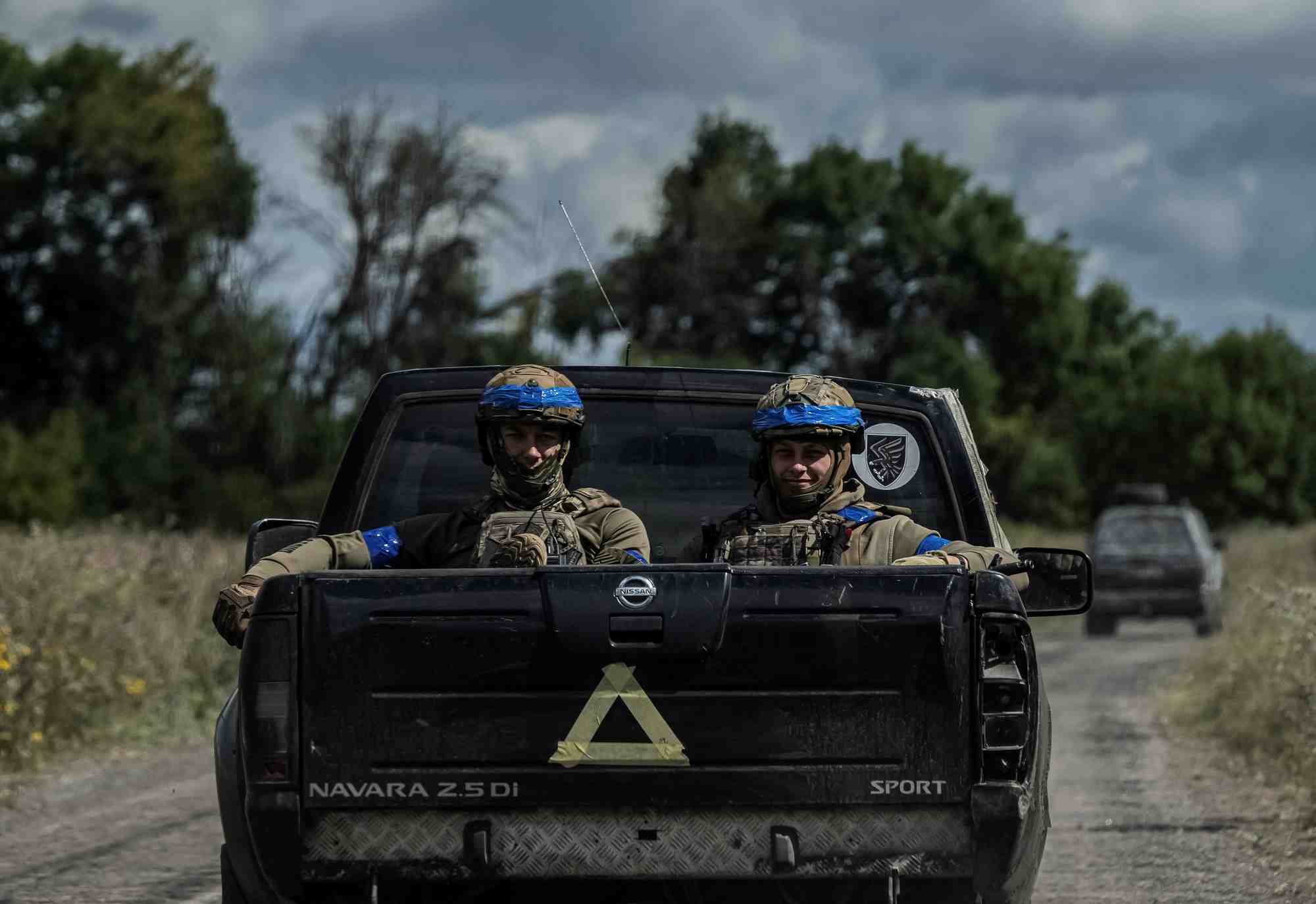Un vehicule militaire ukrainien pres de la frontiere russe