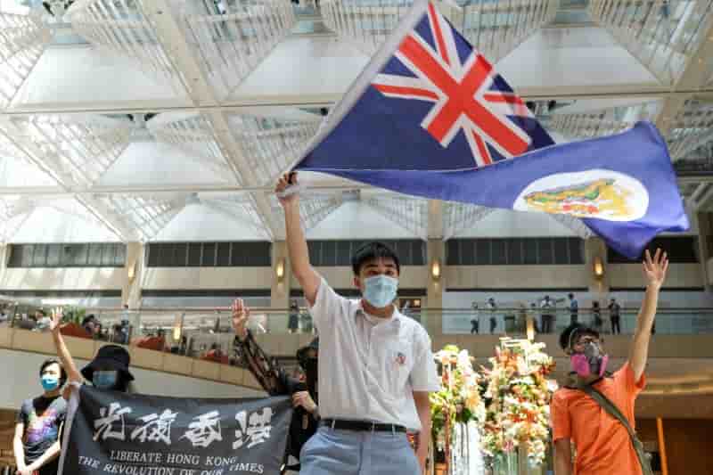 Hong kong: londres redoute de voir pekin "franchir le rubicon"