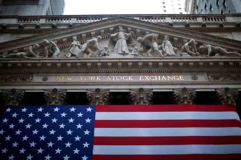 Wall Street ouvre sur une note hésitante