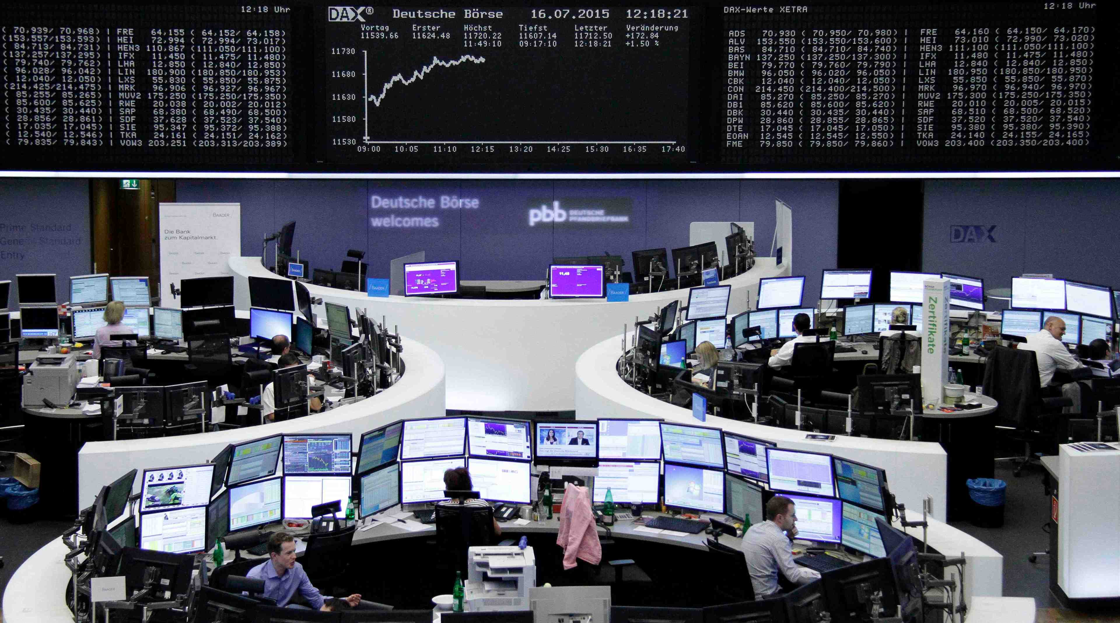 Les marches europeens accroissent leurs gains a mi-seance