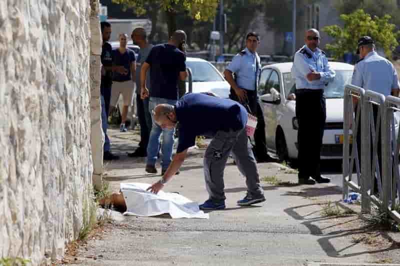 Deux palestiniens abattus avant des agressions au couteau