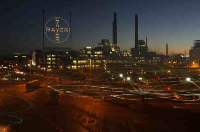 Bayer reduit encore sa participation dans covestro