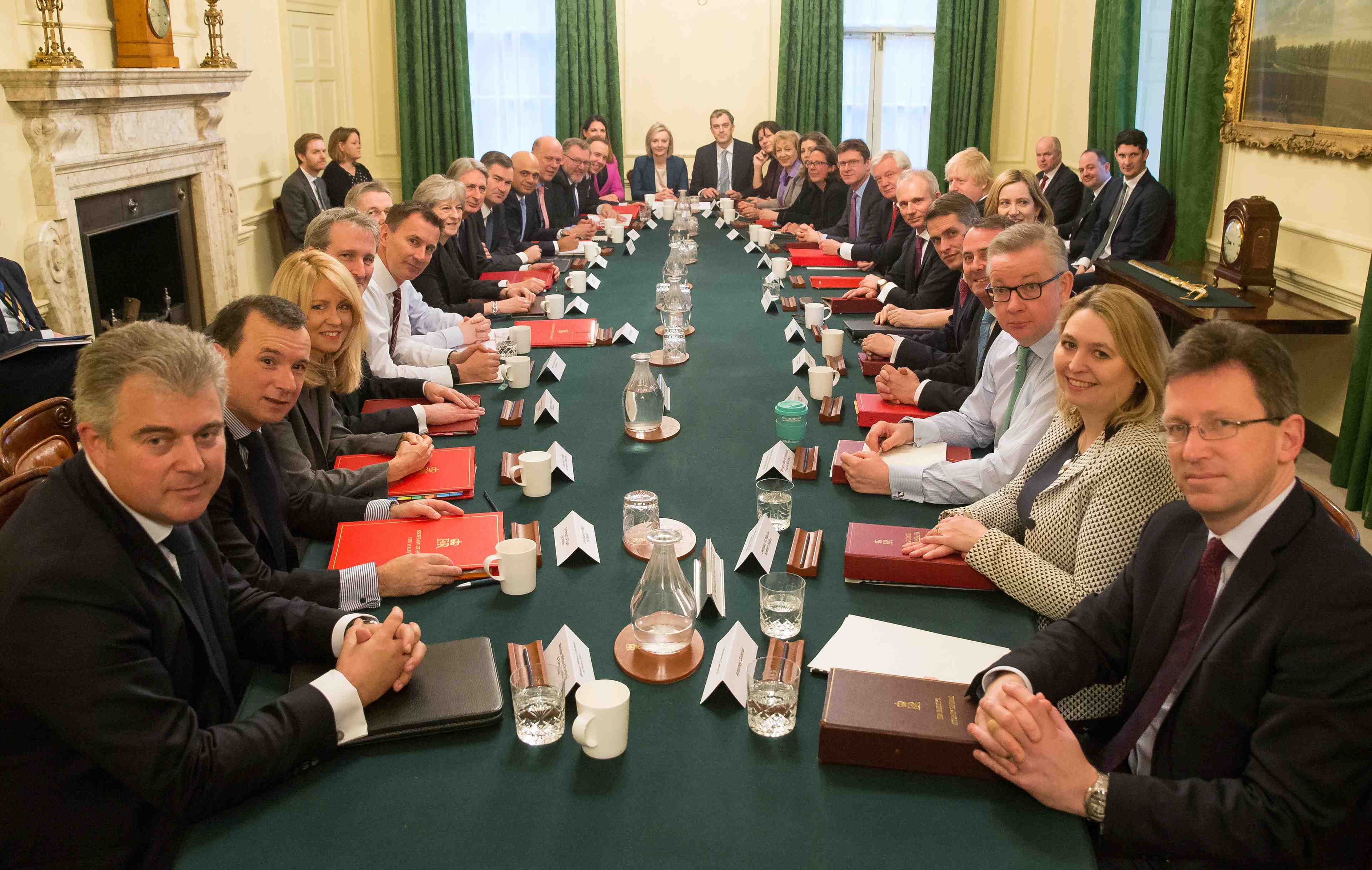 Un remaniement pour rien, juge la presse britannique