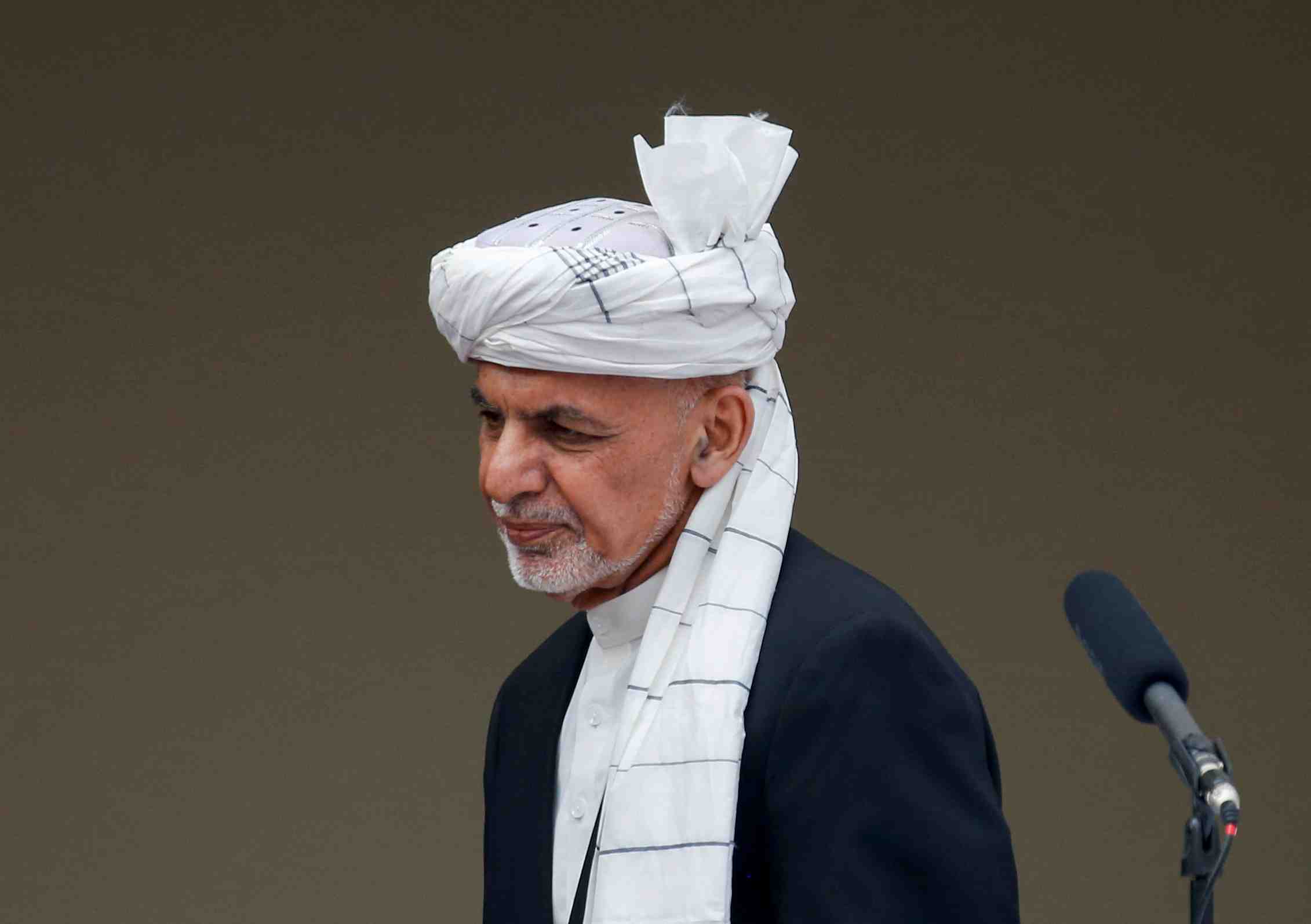 Le president afghan va liberer des taliban mais la crise politique perdure a kaboul