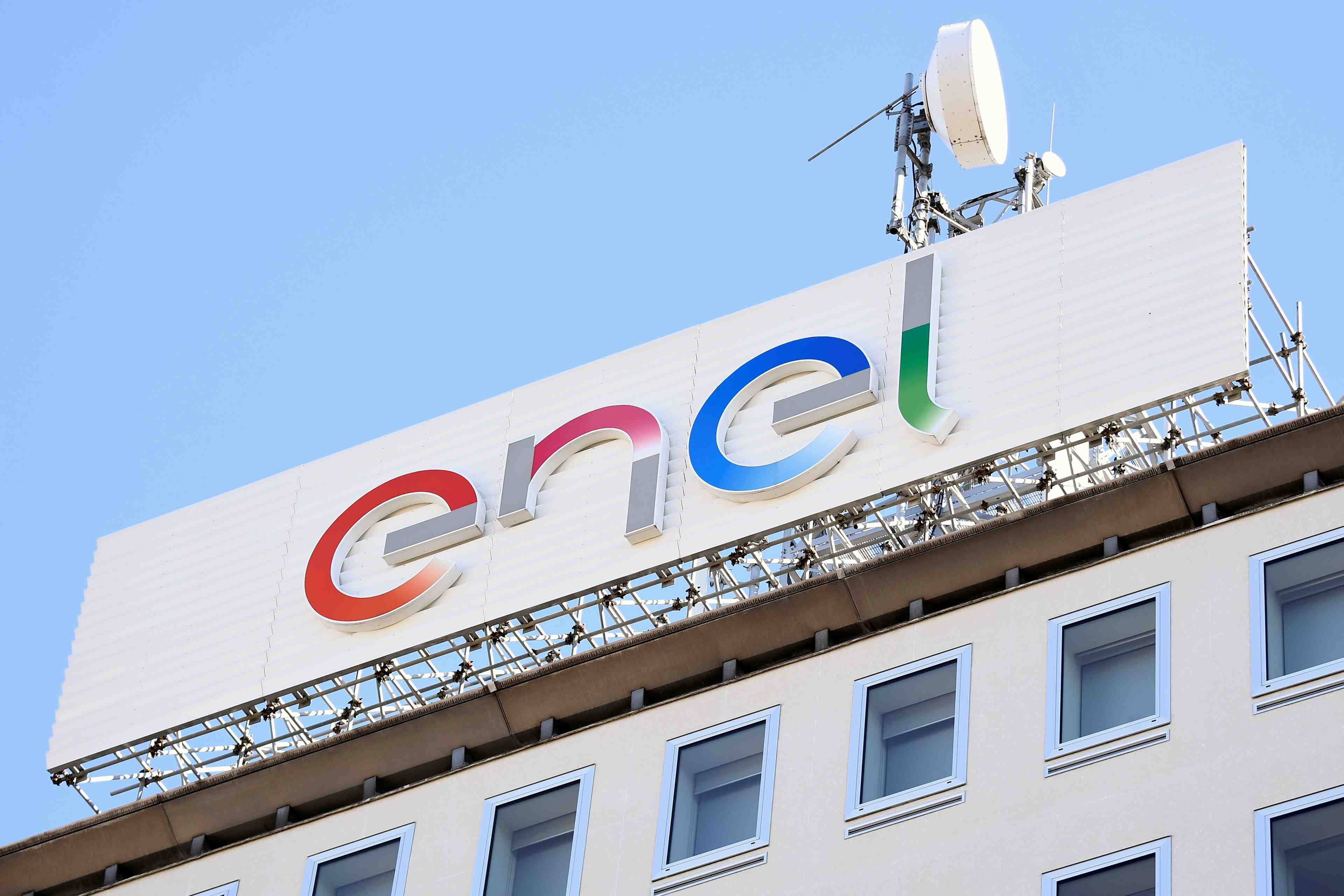 Enel prevoit d'investir 160 milliards d'euros d'ici 2030 dans les energies renouvelables