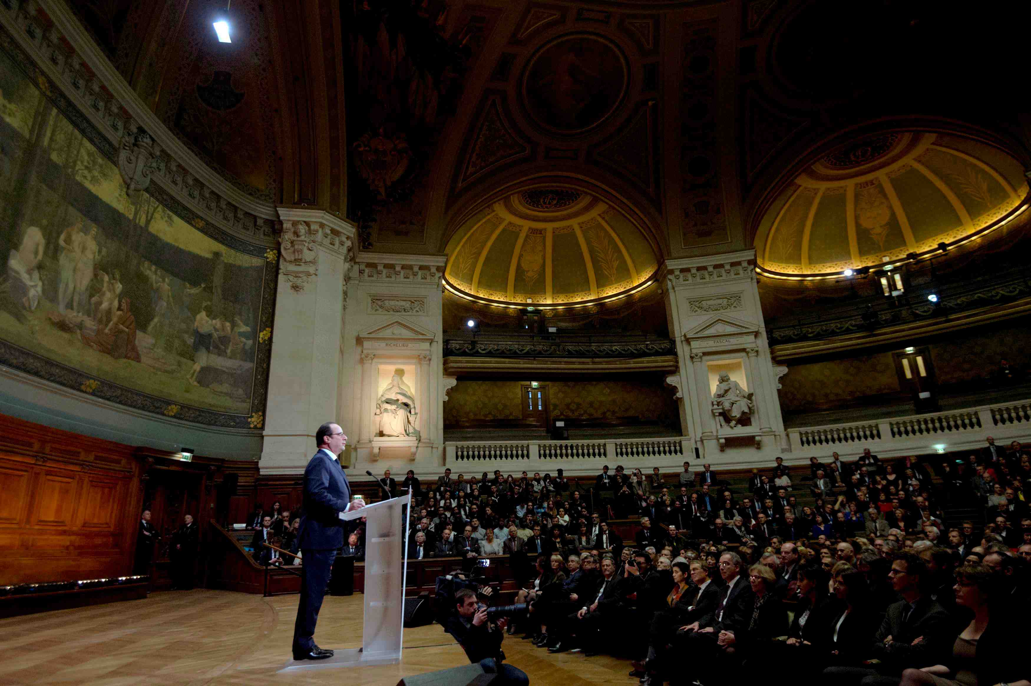 Francois hollande veut refonder l'ecole de la republique