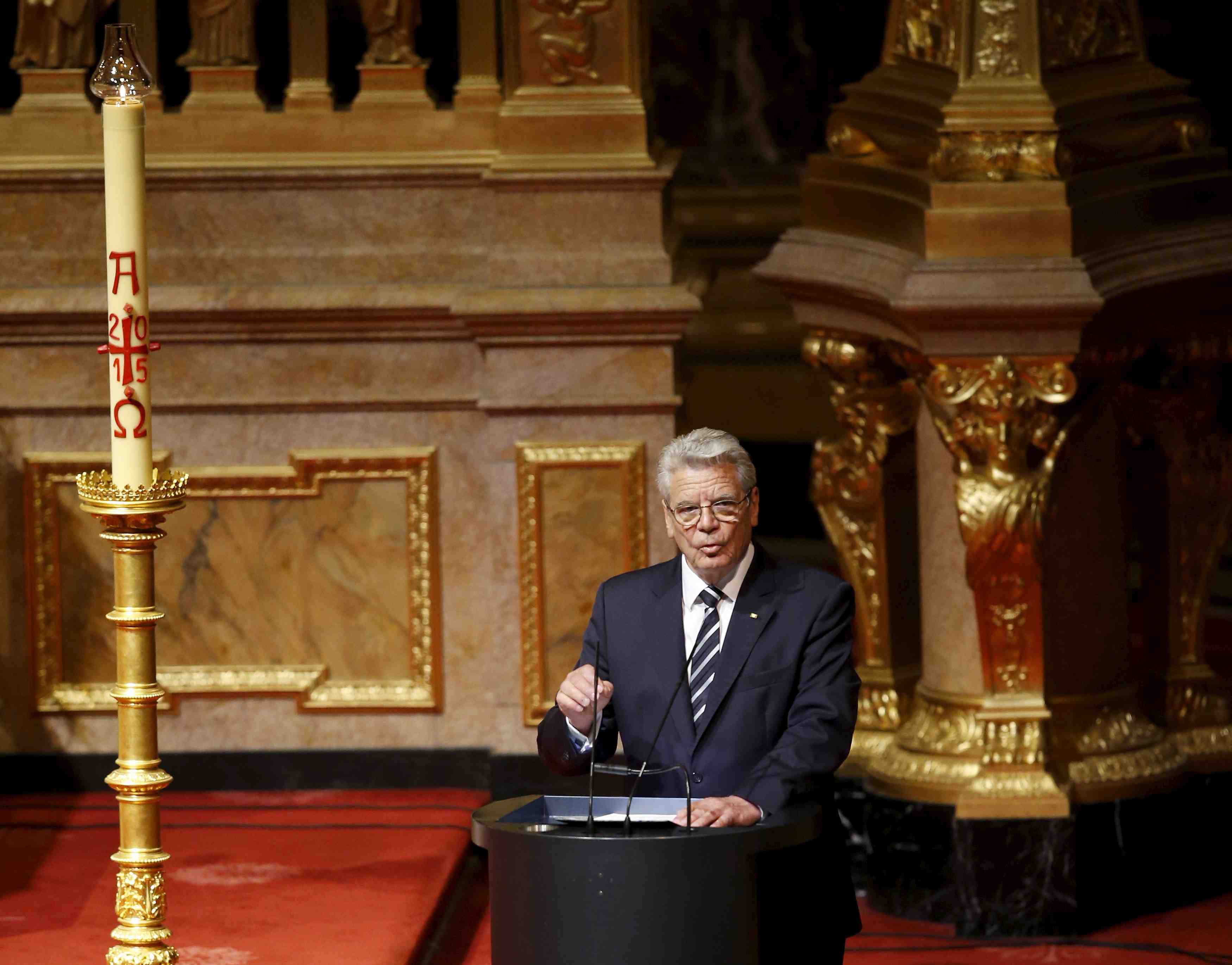 Le president allemand n'exclut pas des reparations pour la grece
