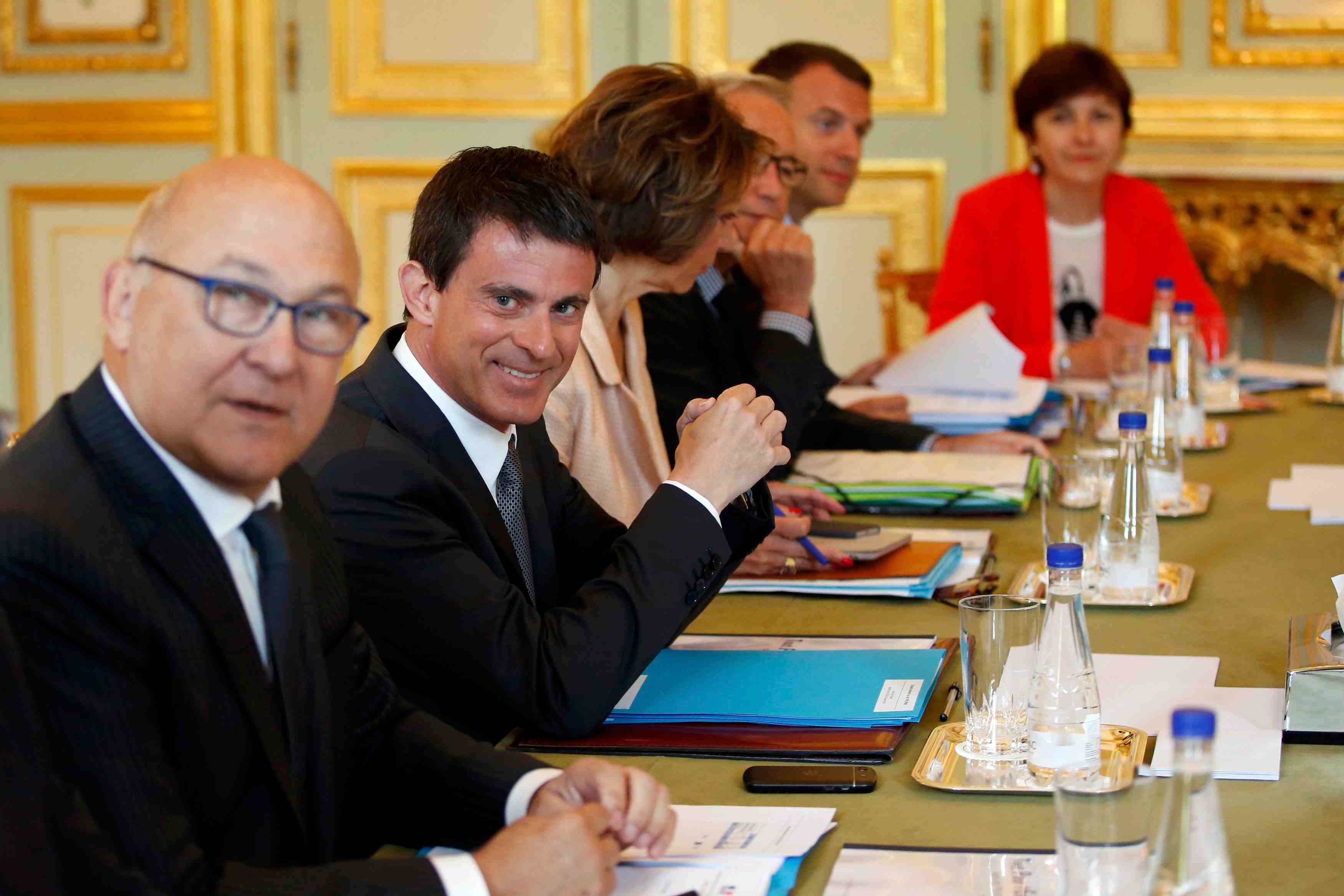 Manuel valls devoile "un jobs act a la francaise"