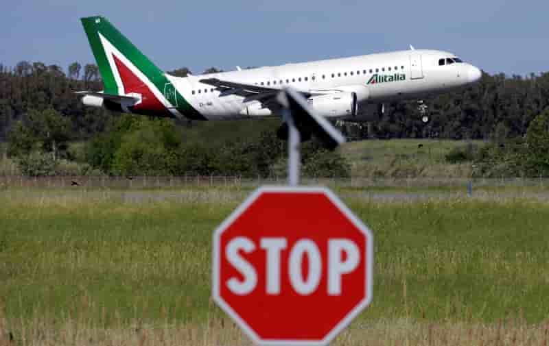 Rome pourrait retarder jeudi la vente d'alitalia