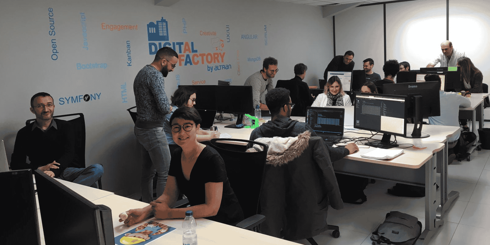 L'équipe de la Digital Factory, au sein de l'agence actuelle, située à Mauguio