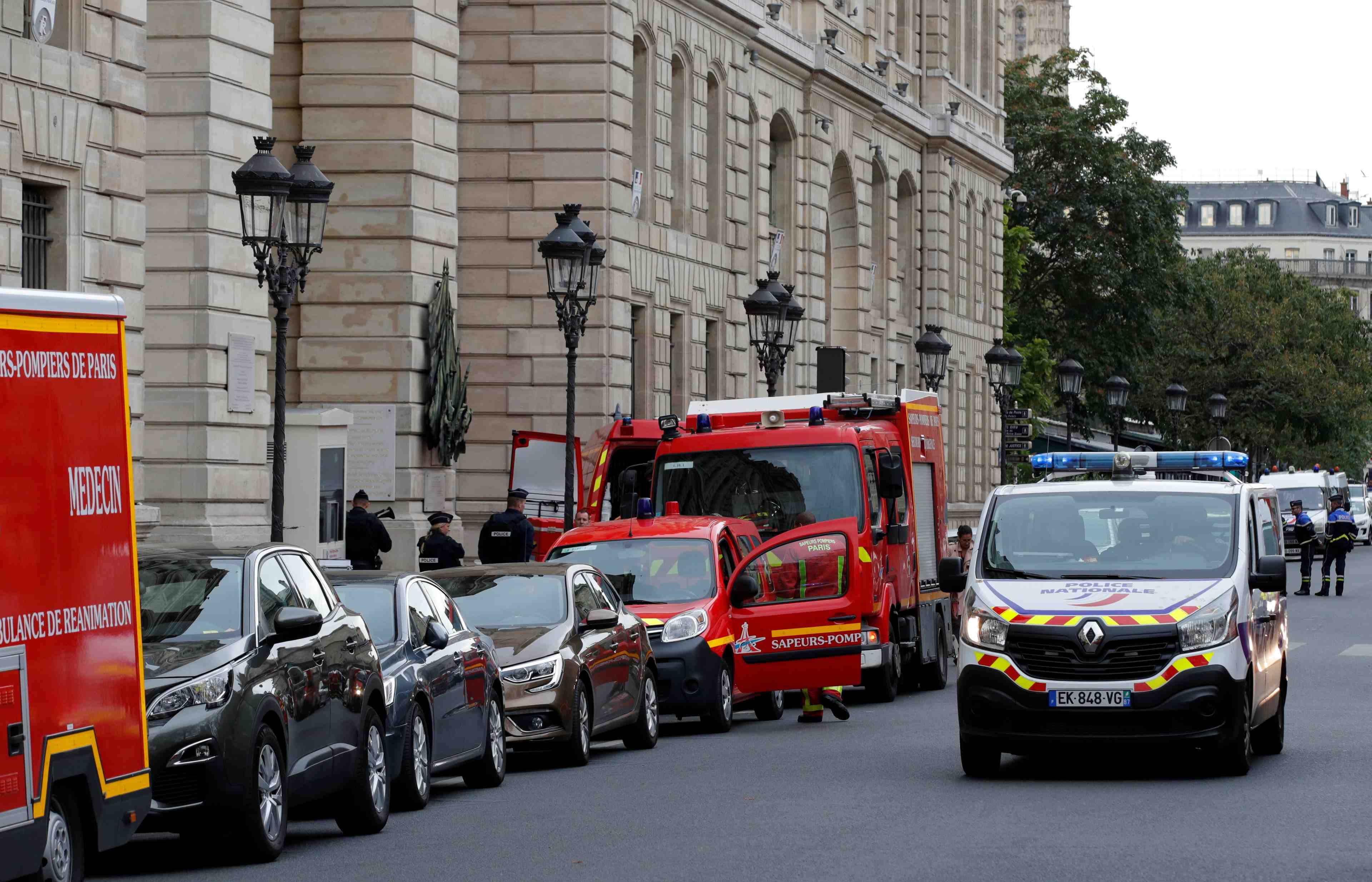 Il faut un "criblage massif" dans les services publics, dit poulliat