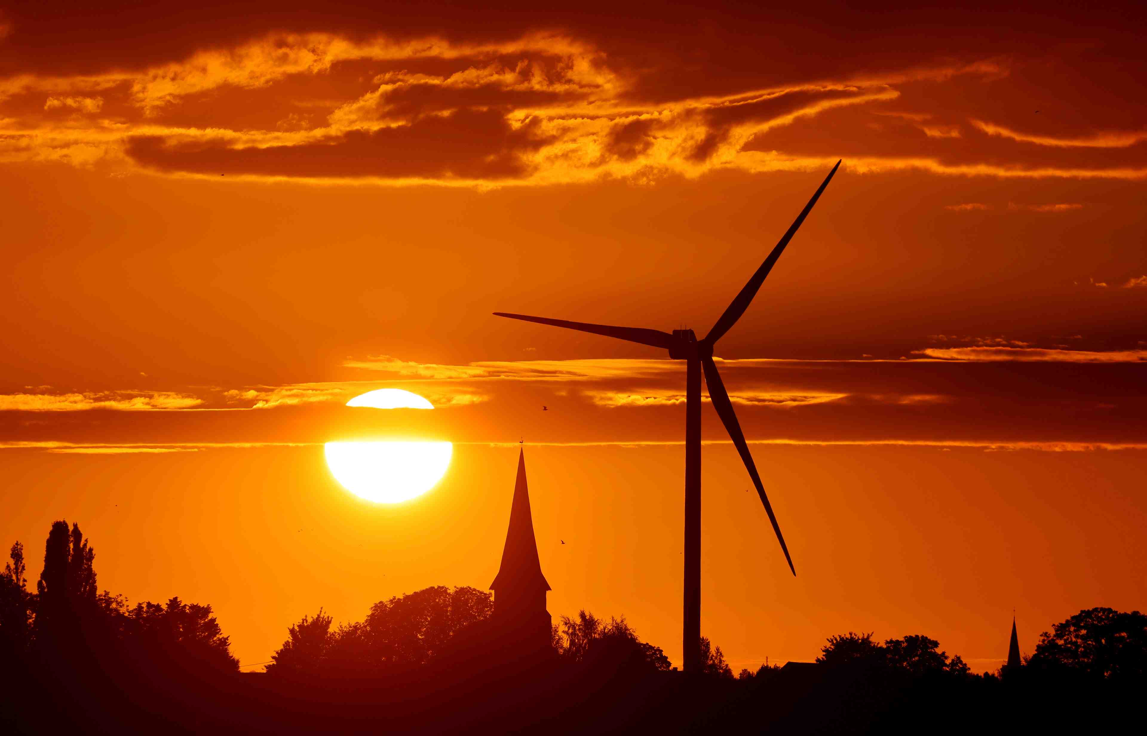 France: le gouvernement defend son ambition ecologique a un an de la presidentielle