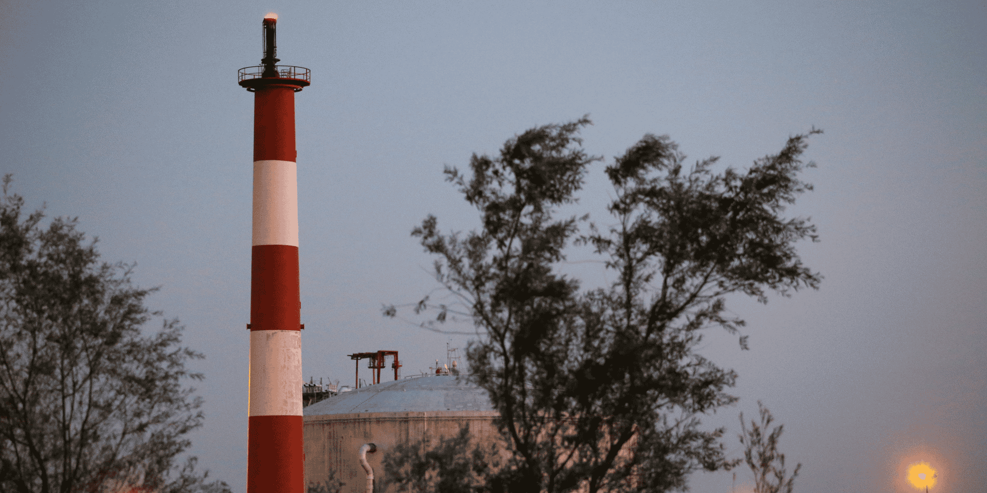 La production d'énergie liée au pétrole, au gaz et au charbon fait partie des activités les plus émettrices de méthane, derrière l'agriculture.