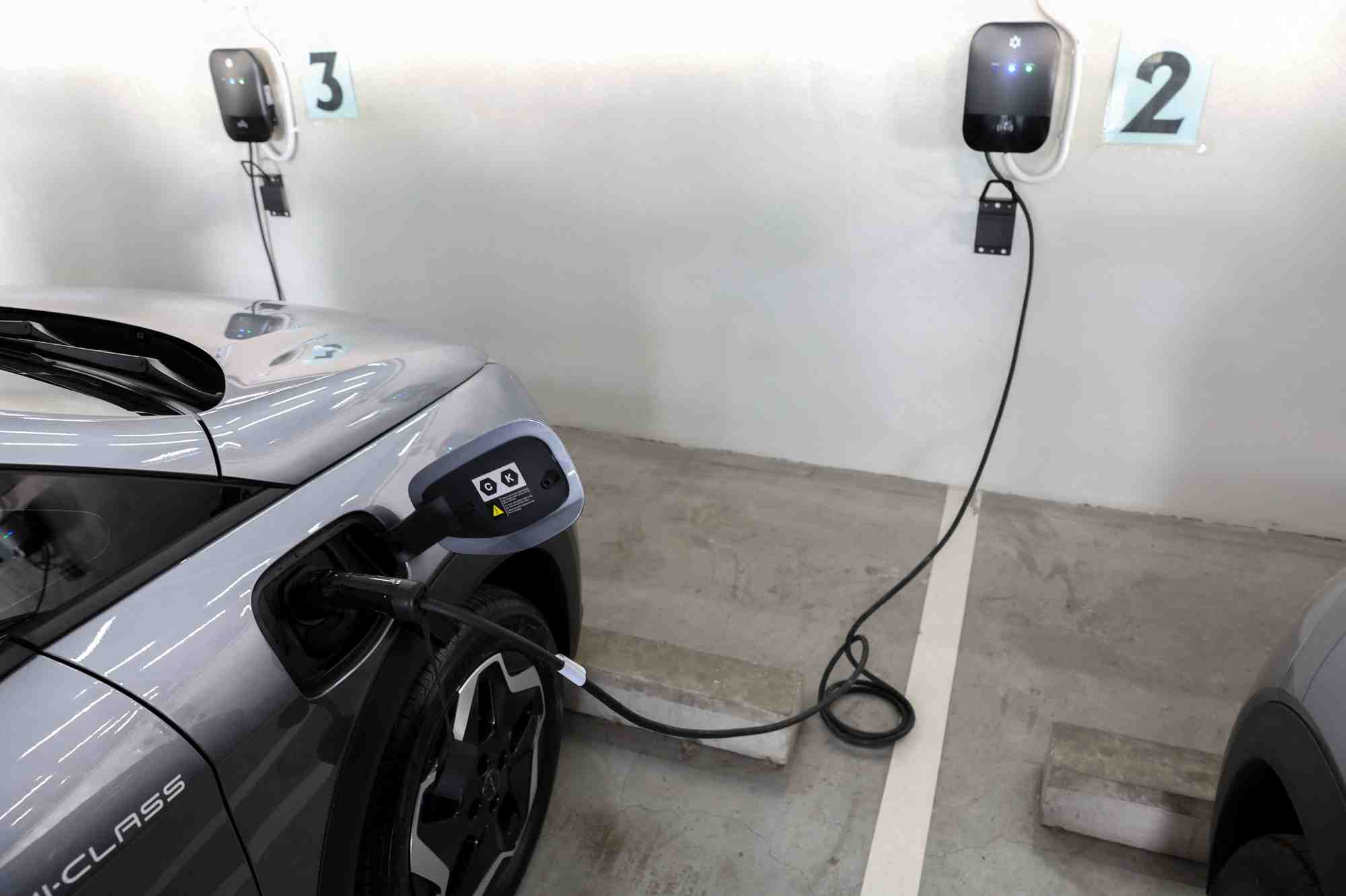 Une borne de recharge pour voiture electrique