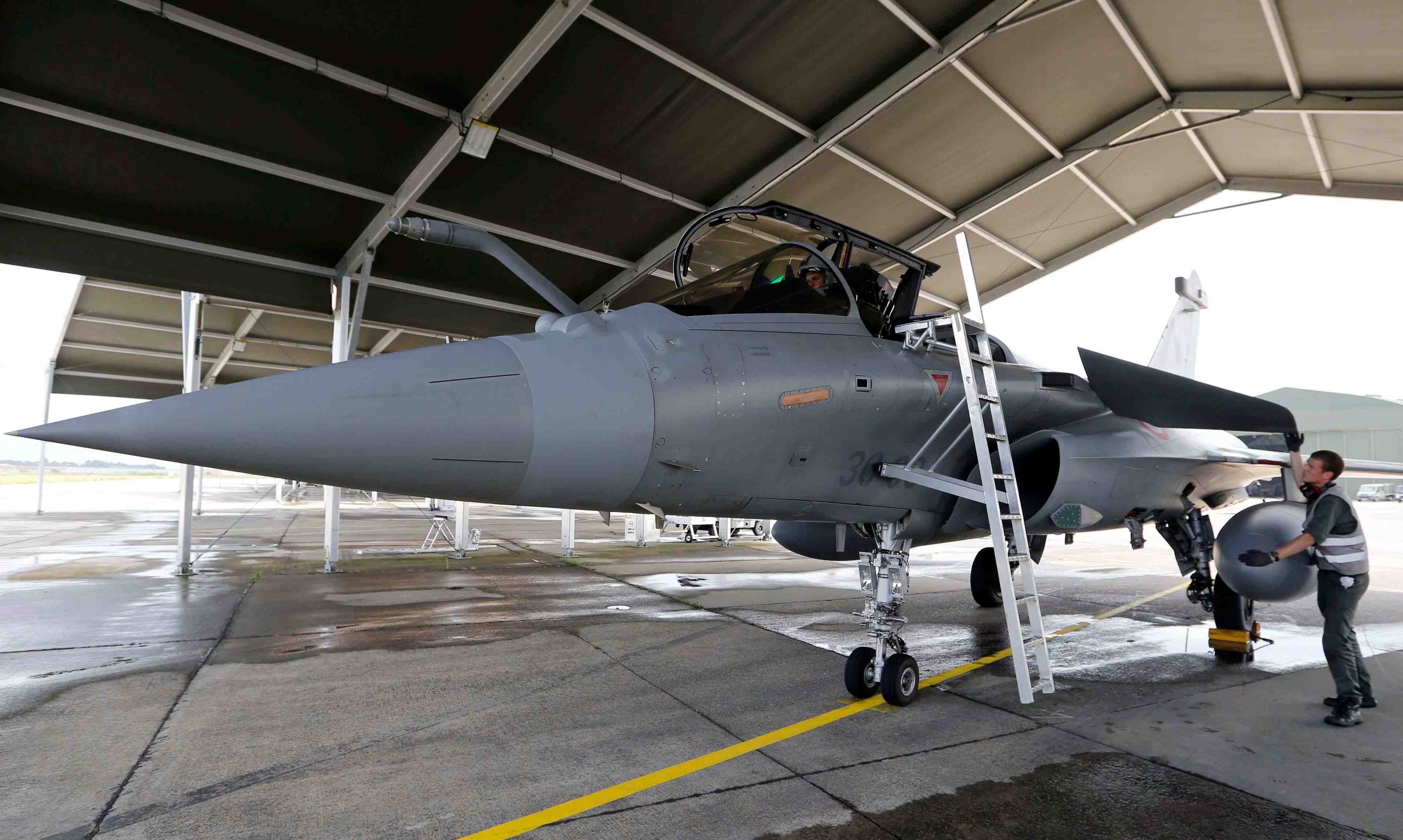Premiere patrouille de reconnaissance aerienne francaise dans le ciel syrien