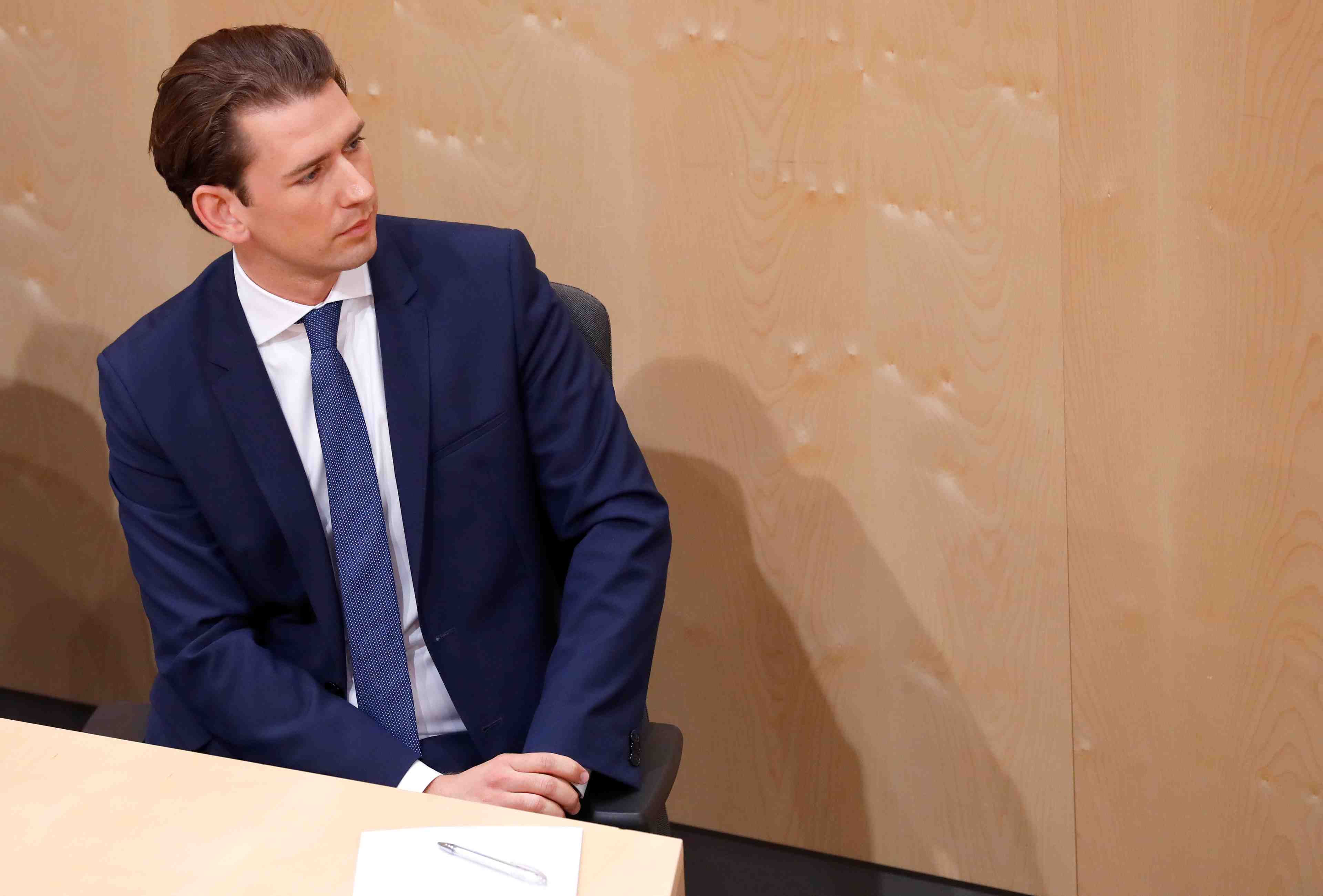 Le gouvernement kurz renverse par une motion de censure