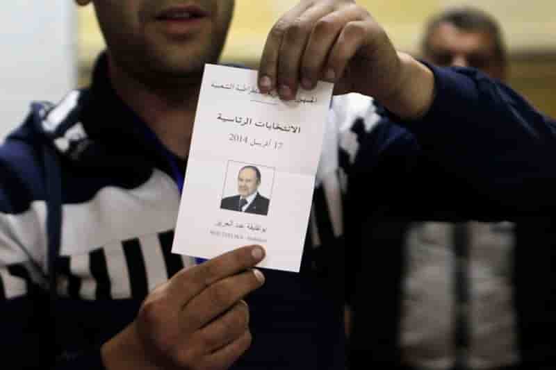 Bouteflika officiellement réélu avec 81,53% des voix en Algérie