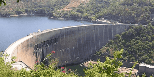 Kariba fleuve zambez barrage