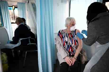 Coronavirus: pres de 20,5 millions de britanniques ont ete vaccines