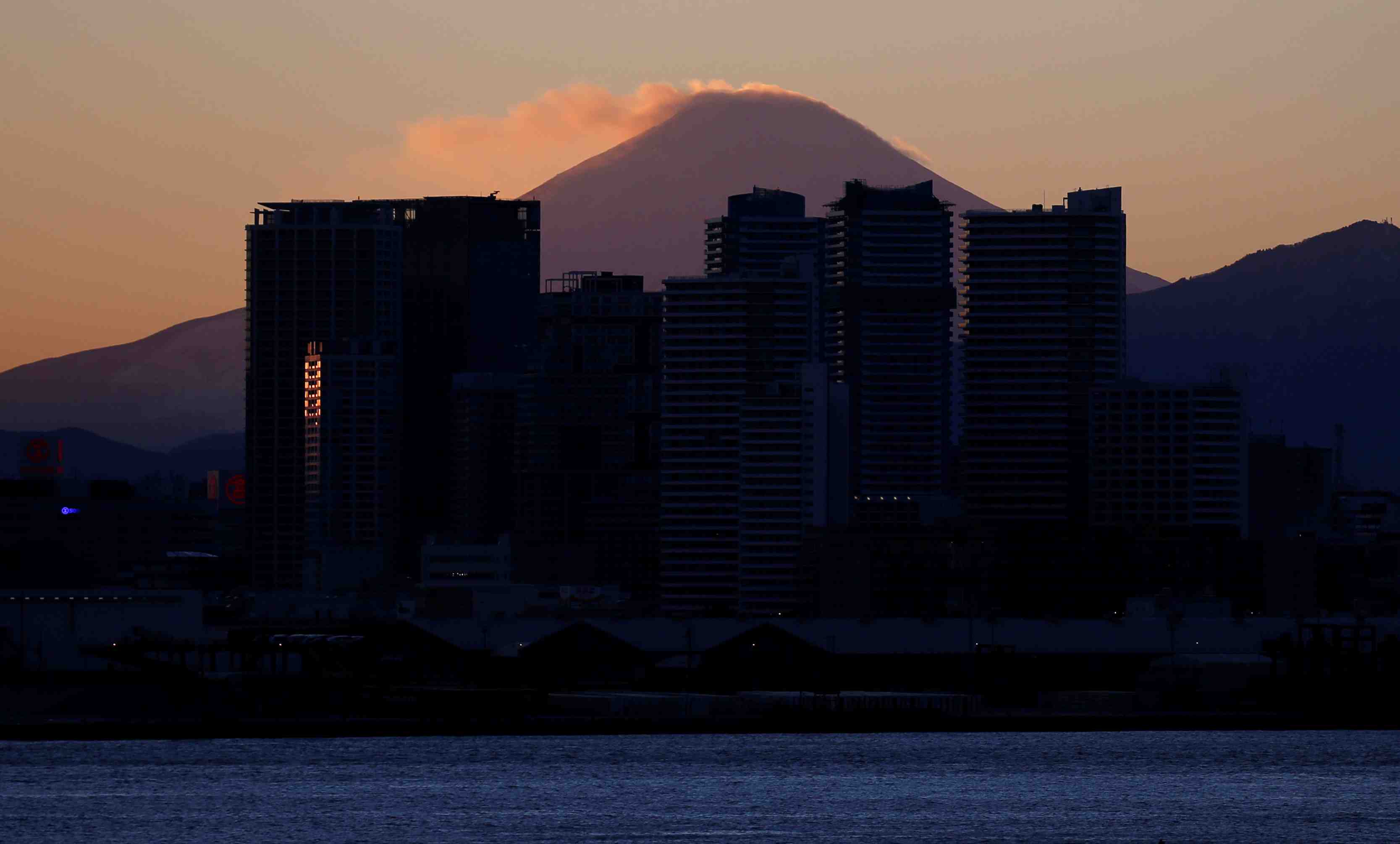 Japon: l'economie a decline plus qu'attendu au premier trimestre avec la resurgence du covid