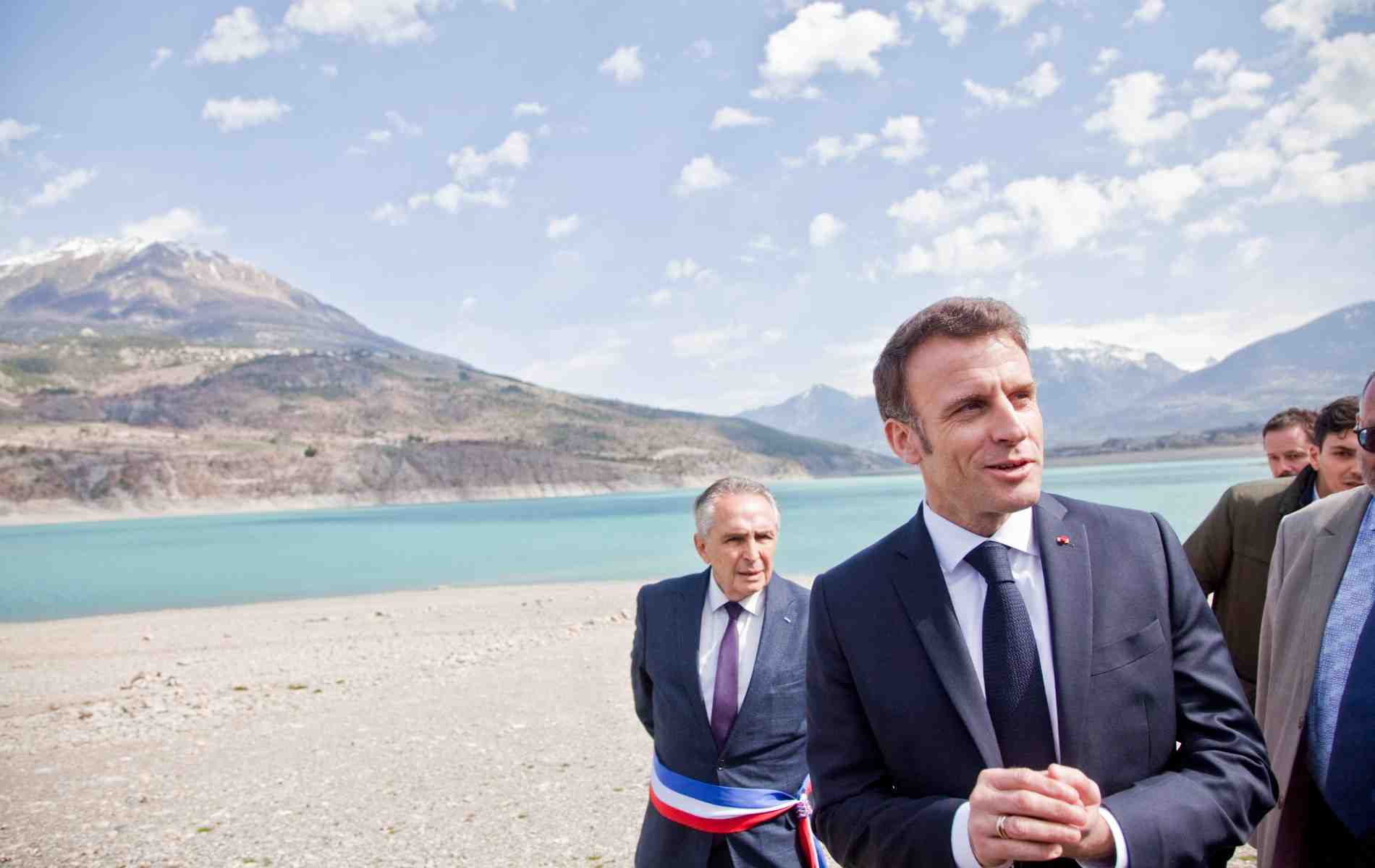 Emmanuel Macron à Savines-le-Lac en Provence-Alpes-Côte d'Azur le 30 mars dernier à l'occasion de la présentation de son plan eau.