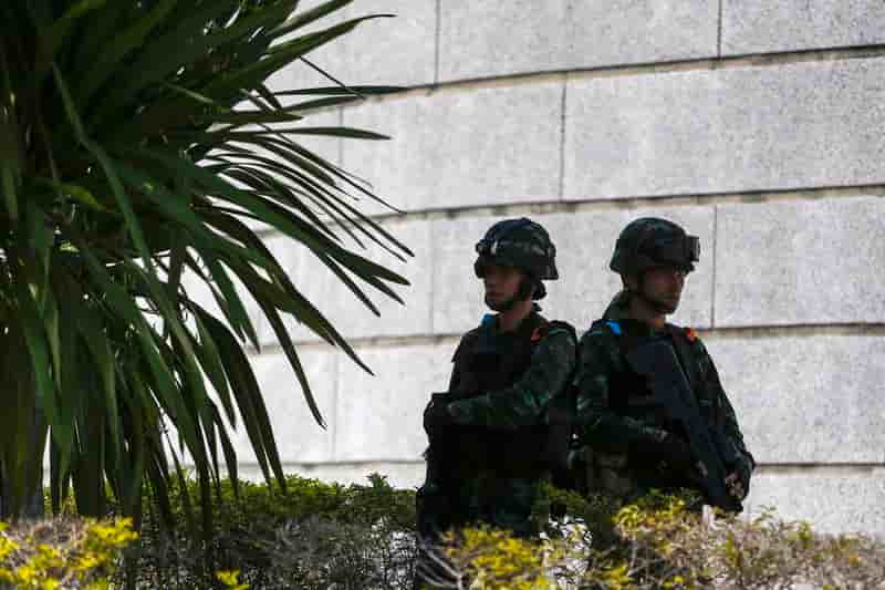 L'armée thaïlandaise prend le pouvoir après six mois de troubles