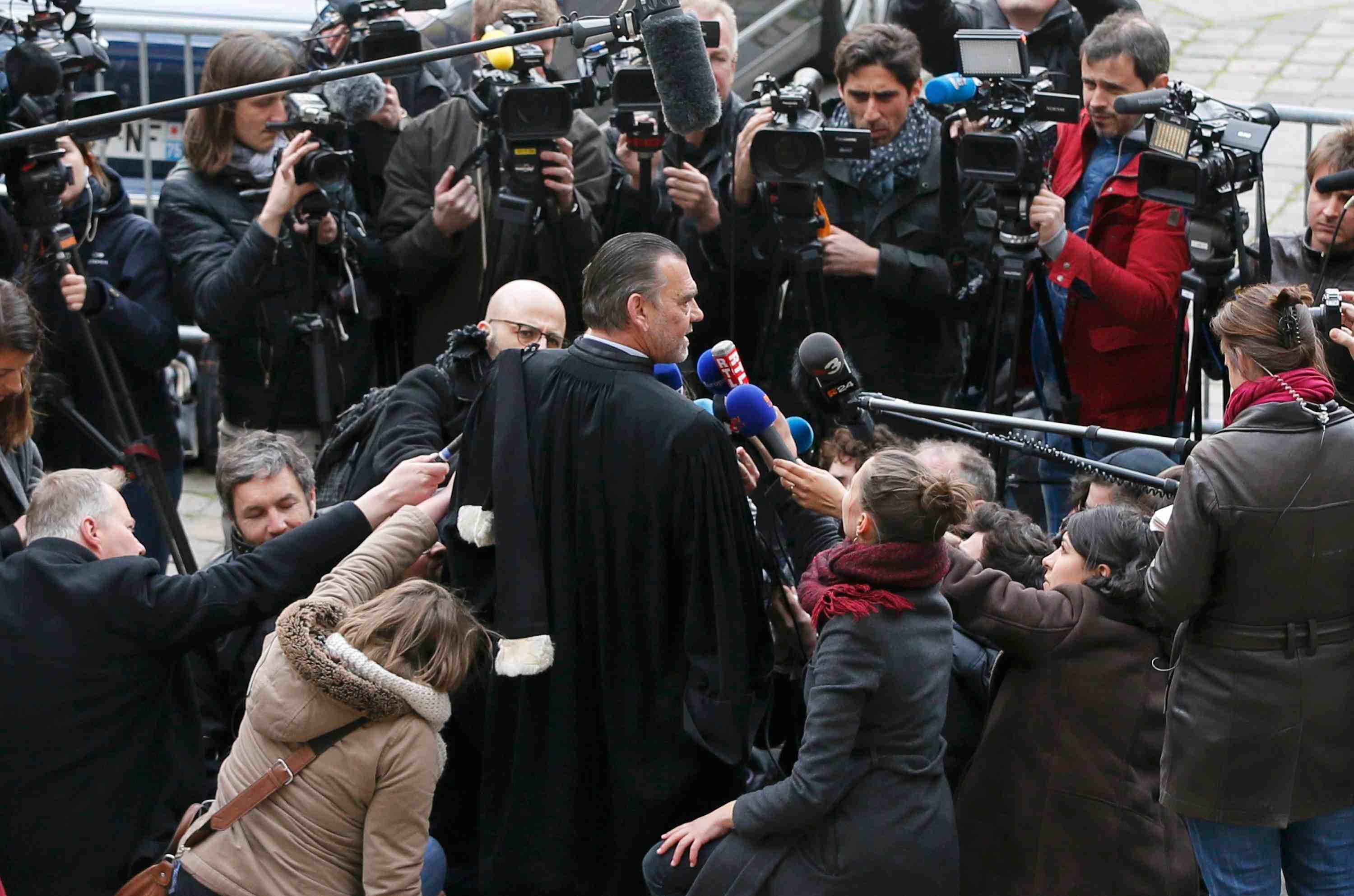 Mise en examen en france de salah abdeslam