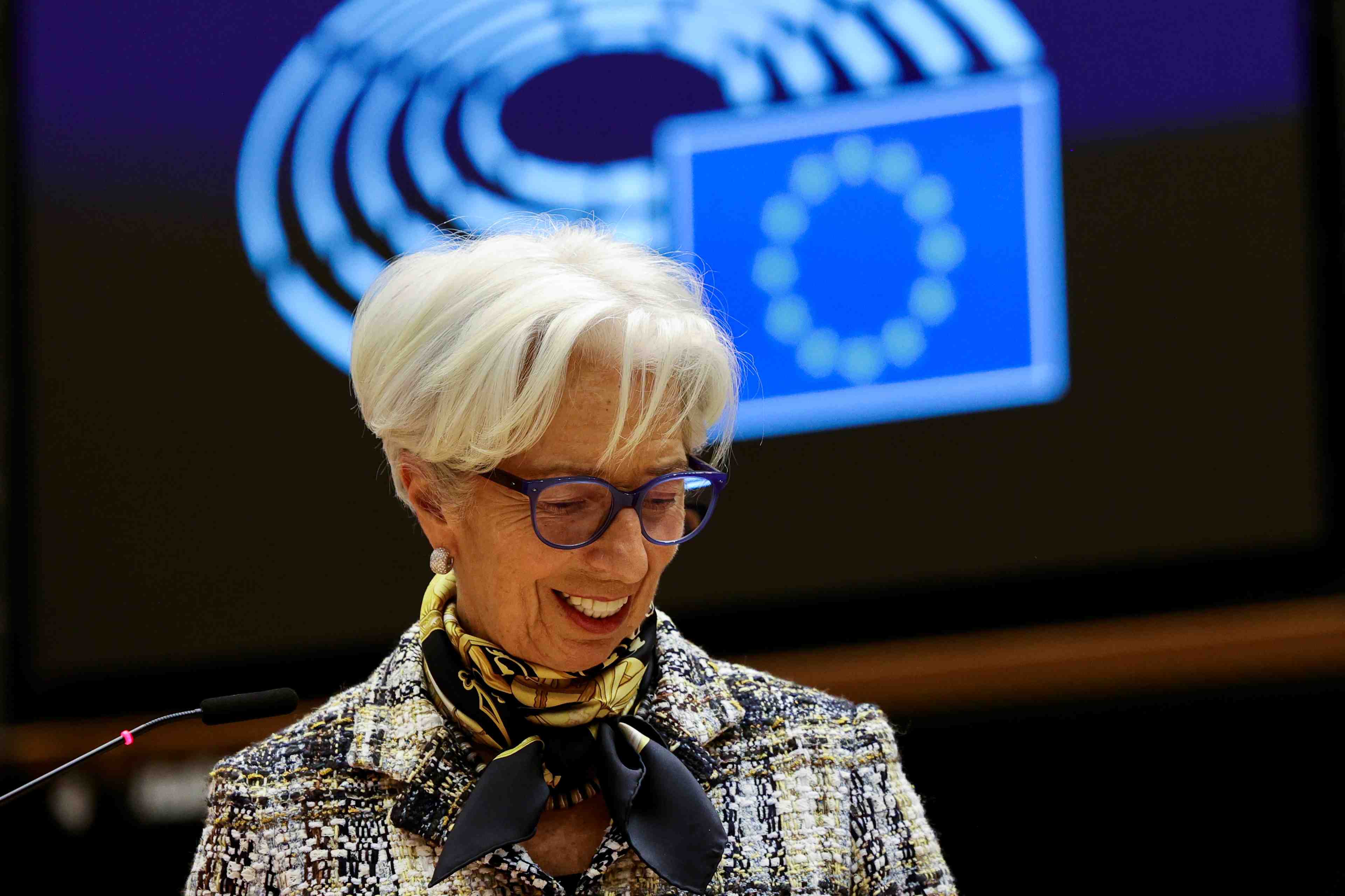 L'effet d'achats acceleres pourrait se faire attendre, dit lagarde (bce)