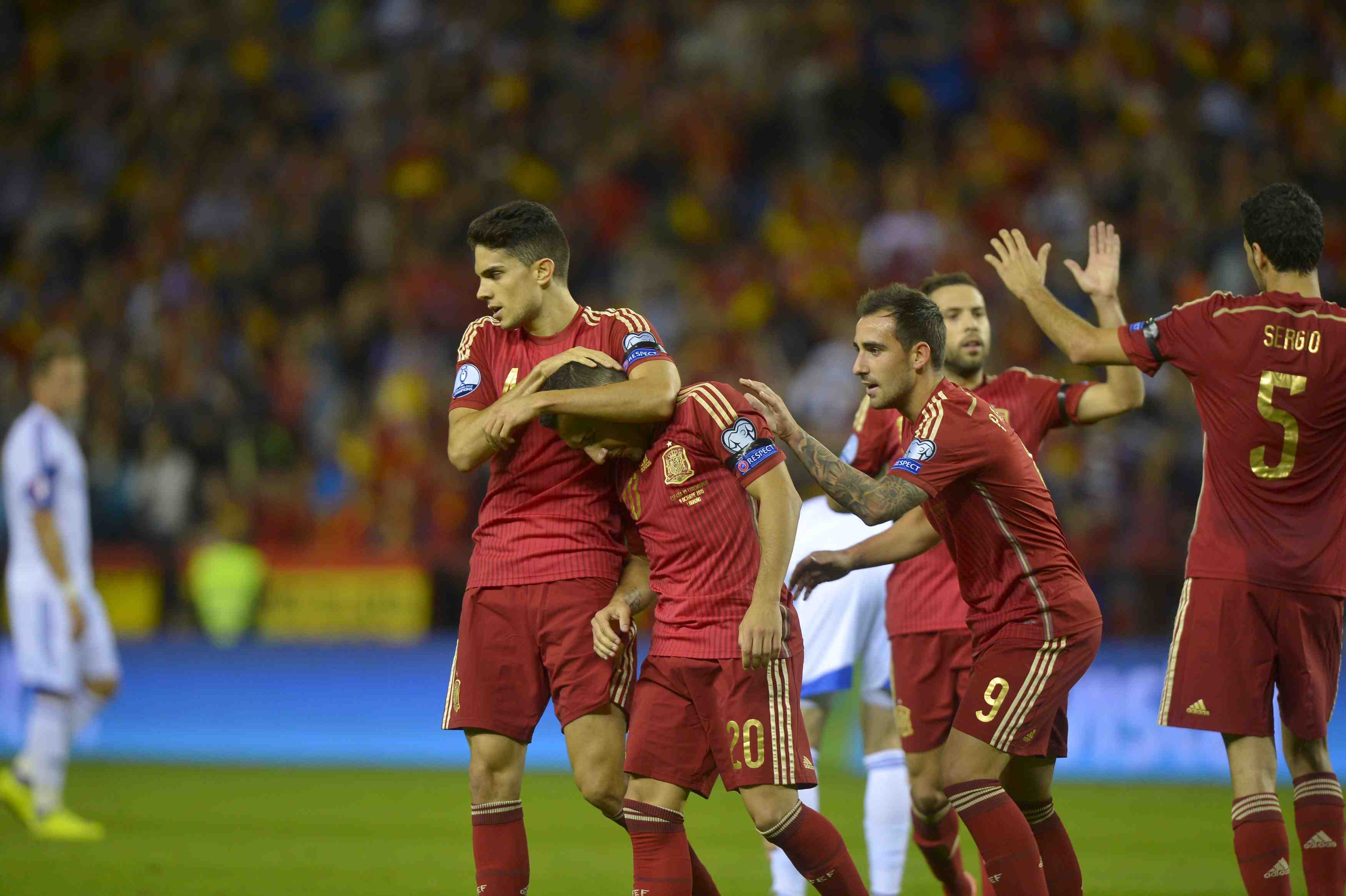 L’espagne et la suisse qualifiees, la suede d’ibrahimovic s’assure au minimum un barrage