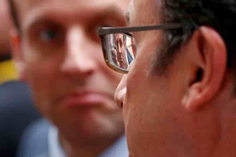 Hollande met en avant une action collective