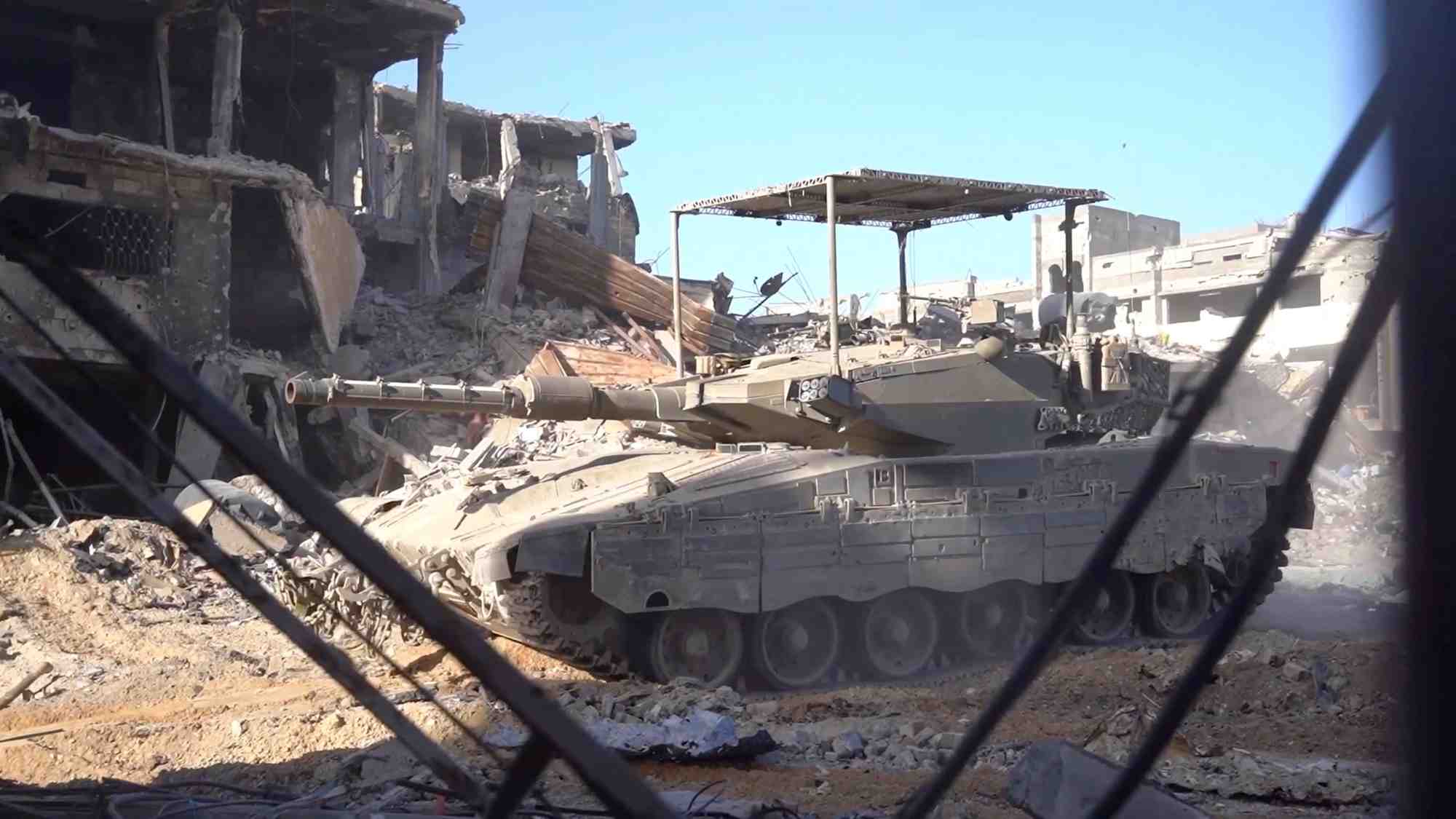Les soldats israeliens operent a gaza