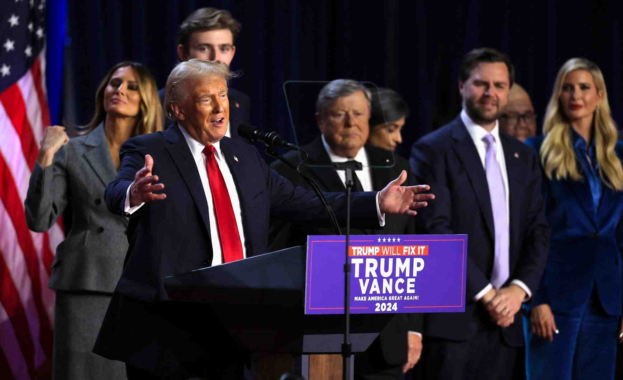 Donald trump, s'exprime suite aux premiers resultats de l'election presidentielle americaine au centre de convention du comte de palm beach, en floride