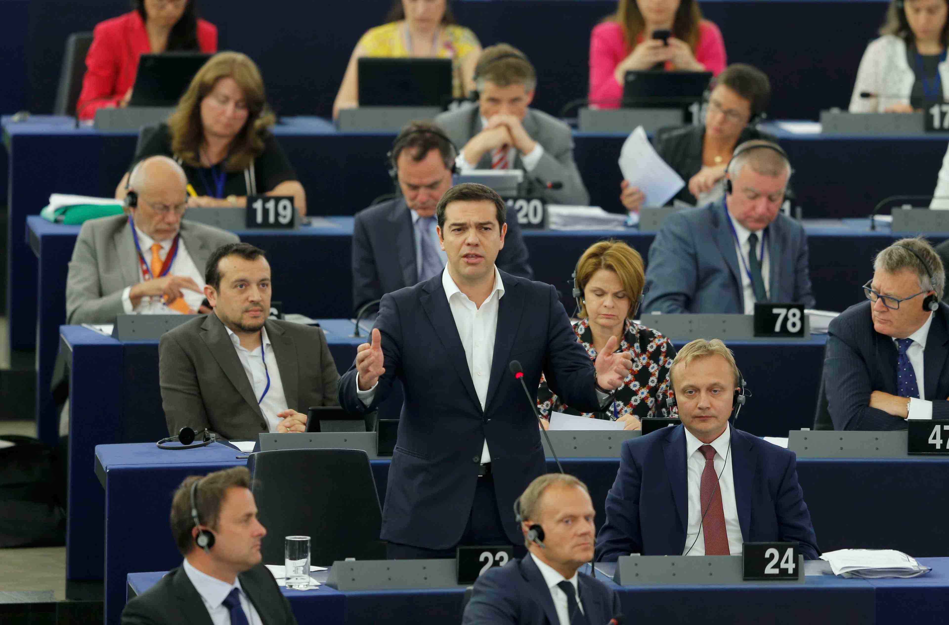 Alexis tsipras demande un "compromis honorable" a ses partenaires de la zone euro