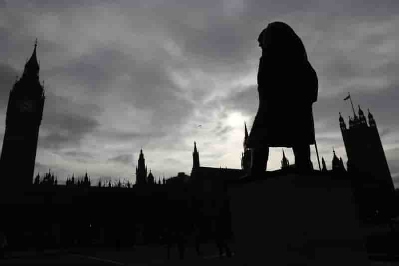 Le parlement britannique veut une enquete sur des fuites statistiques presumees