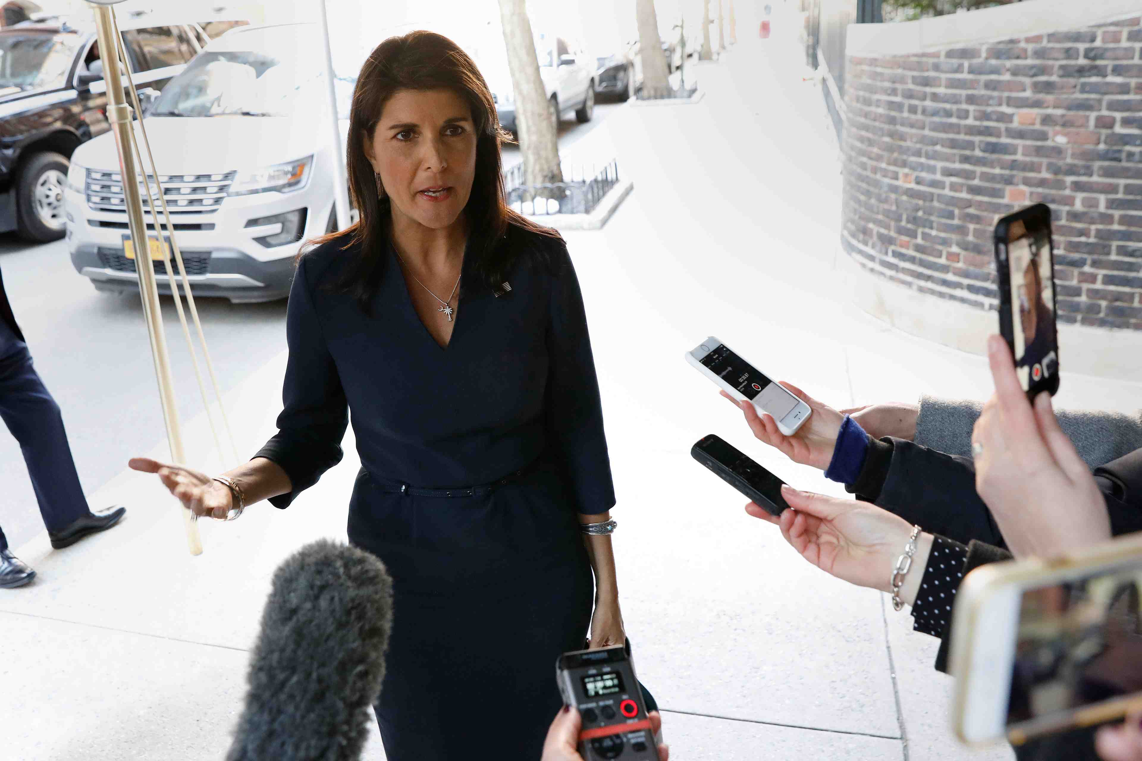 Usa: nikki haley assure "mepriser" l'onu autant que john bolton