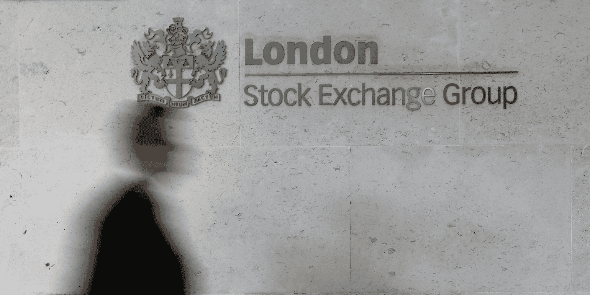 Les bourses europeennes progressent a mi-seance