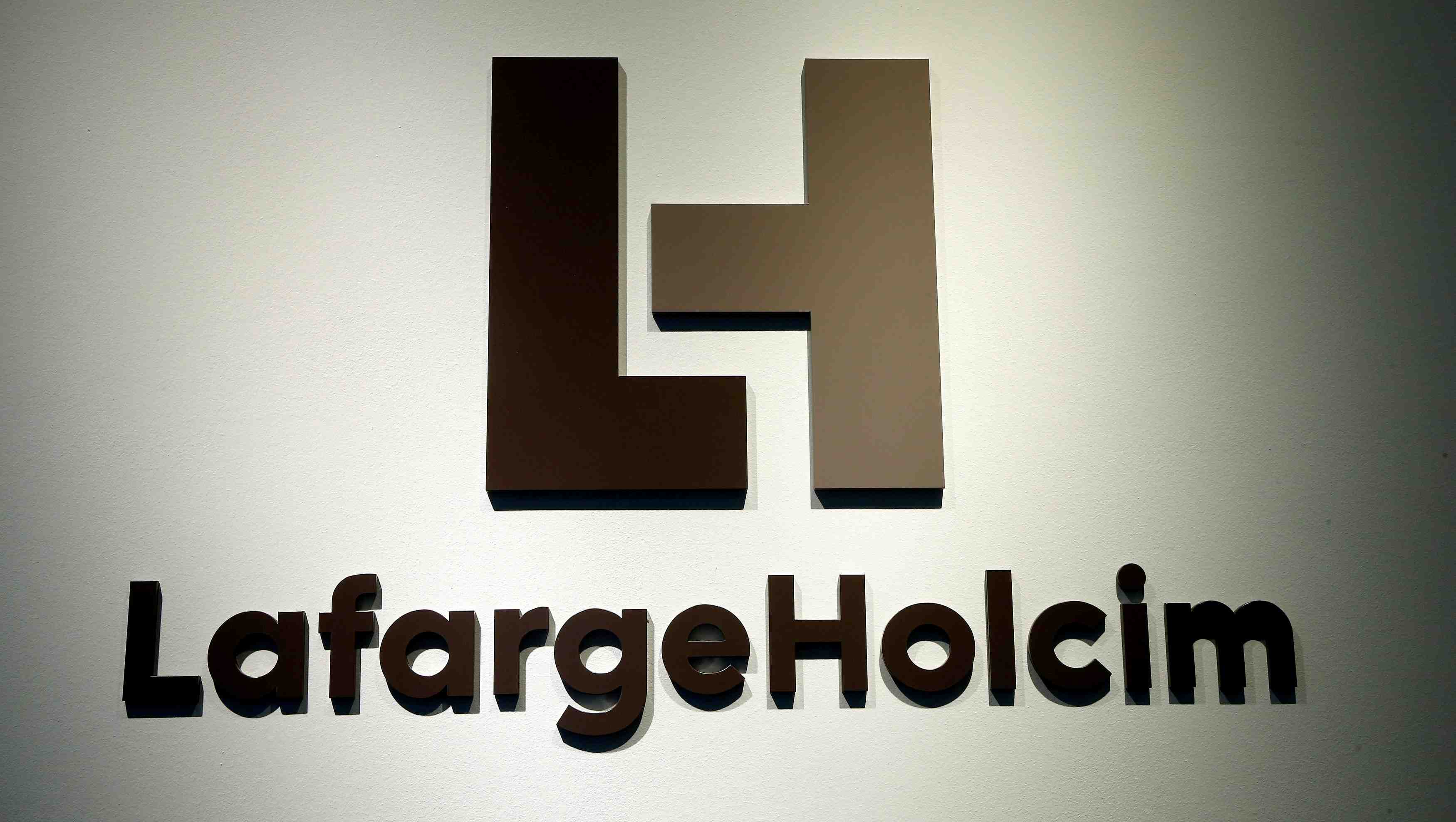 Lafargeholcim rachete firestone building products pour 3,4 milliards de dollars