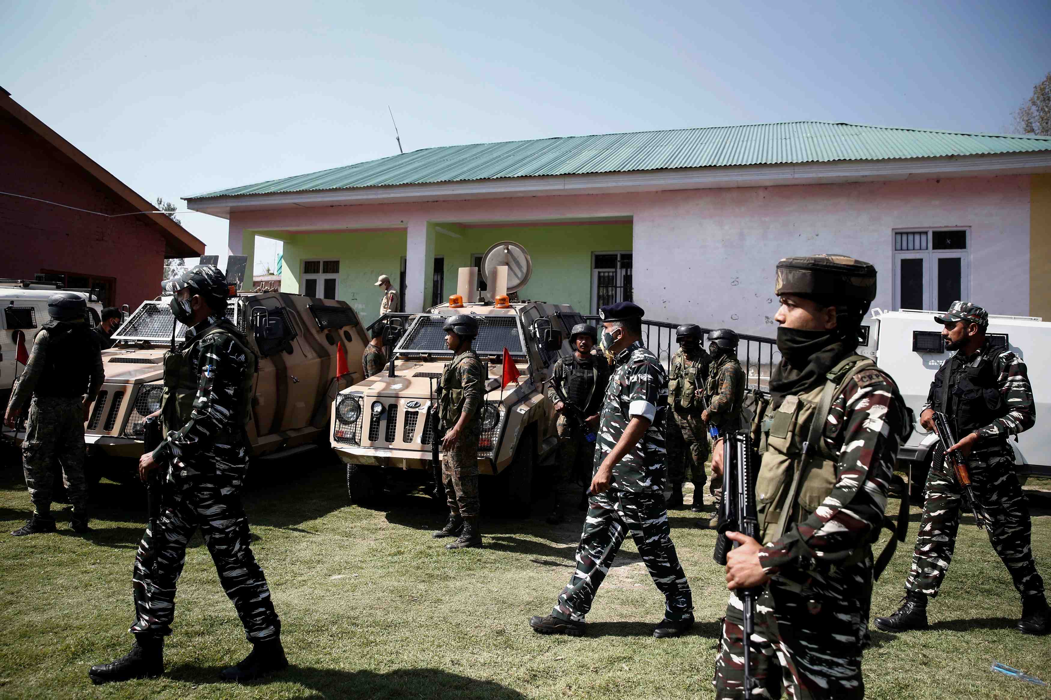 Au moins cinq soldats indiens tues lors d'affrontements au cachemire