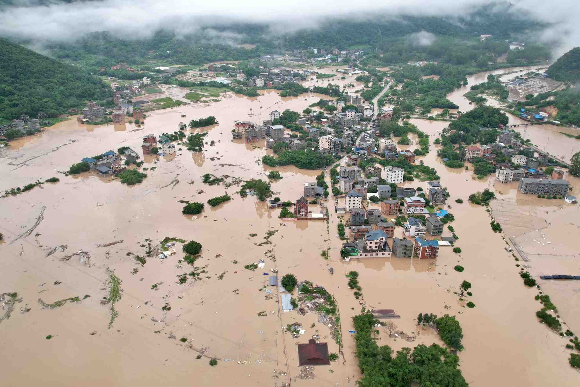 Des villages inondes dans la province du fujian, apres les fortes pluies provoquees par le typhon haikui.