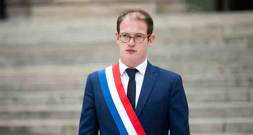Après l’arrestation du principal opposant à Recep Tayyip Erdogan, Pierre Cazeneuve s'inquiète pour la démocratie turque.