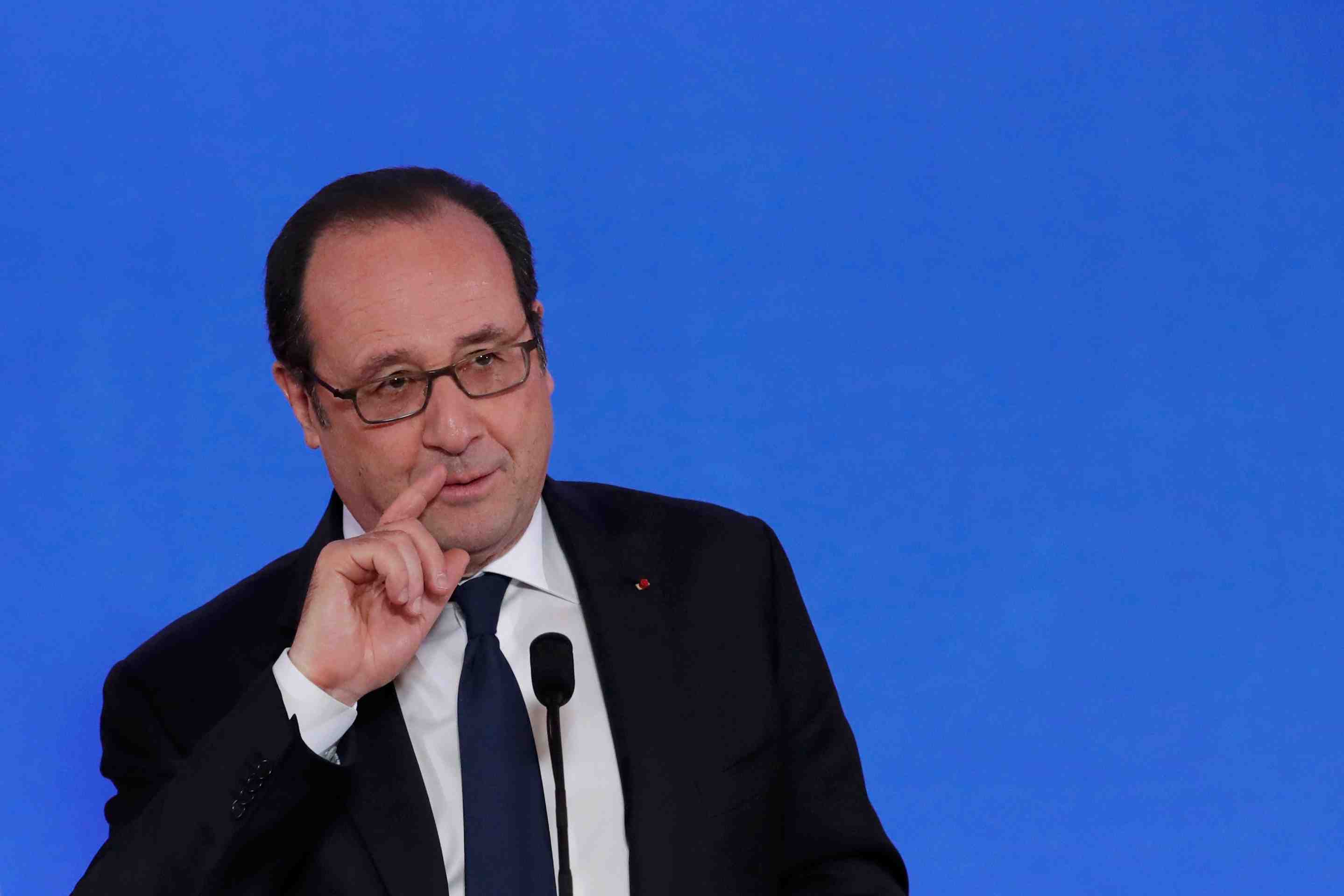 Hollande mobilise face aux cybermenaces avant les elections