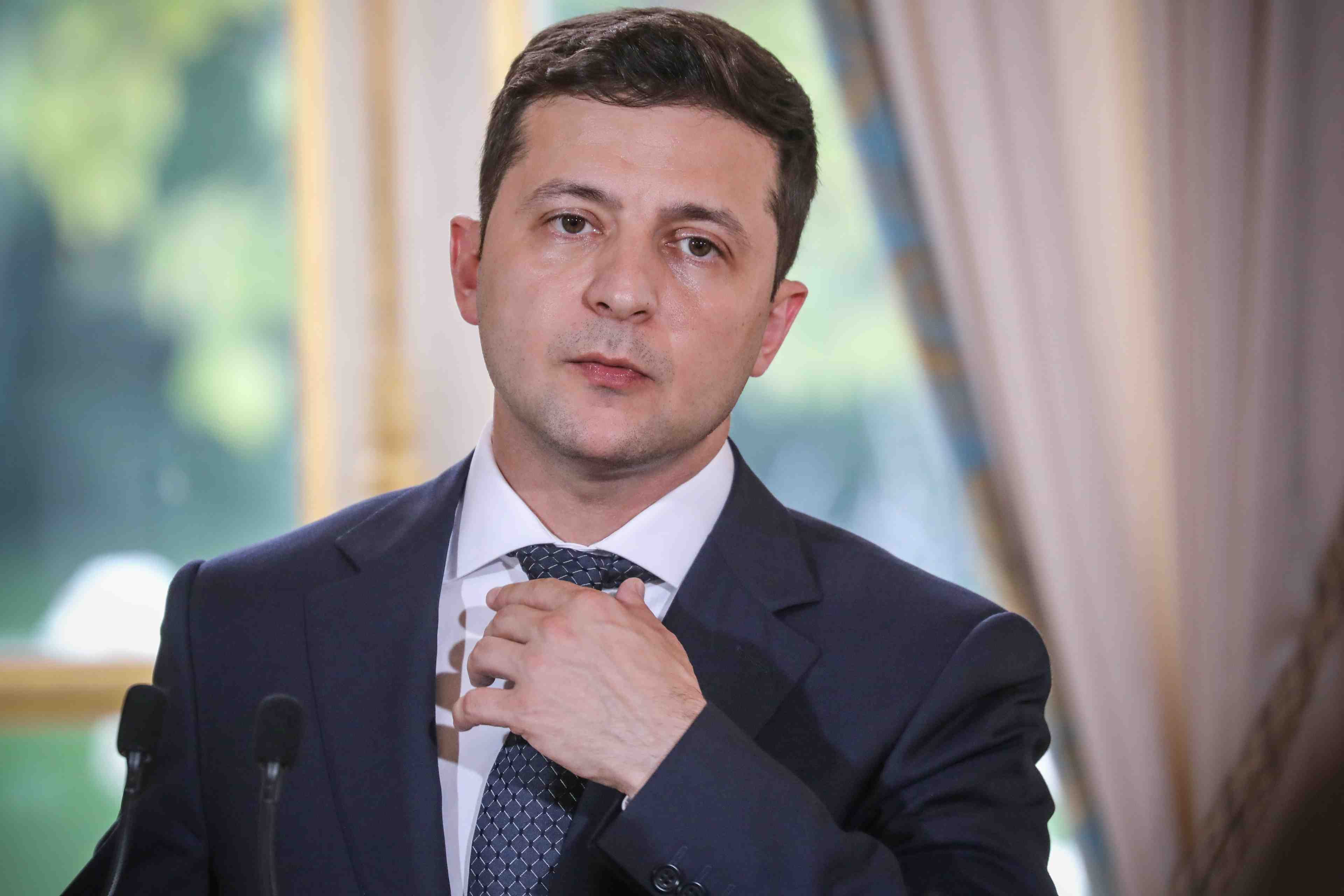 Le president ukrainien pret a rencontrer poutine a minsk