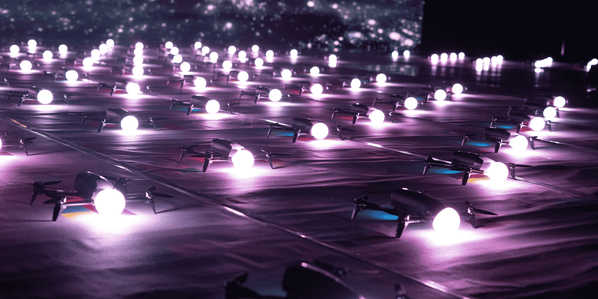 Une répétition, à Turin, du spectacle de Dronisos combinant le vol de 200 drones.