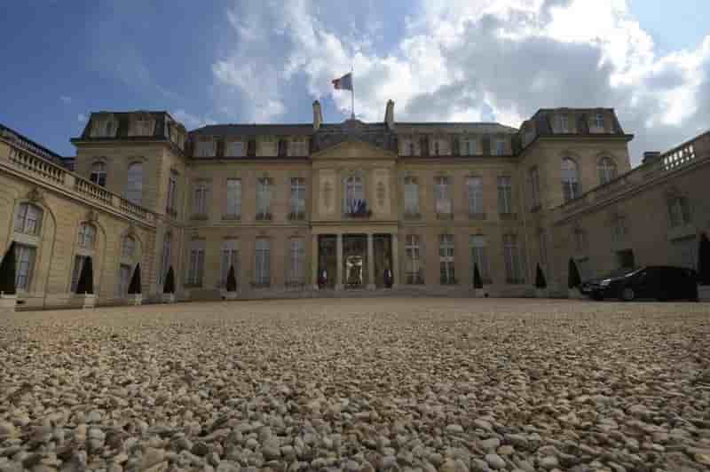 La baisse des depenses de l'elysee saluee par la cour des comptes