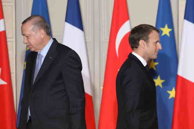 Erdogan se plaint aupres de macron des critiques sur afrin