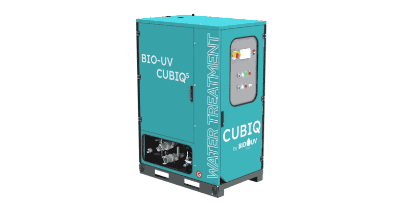 Bio-UV lance CUBIQ, une unité mobile de traitement des eaux usées qui a vocation à être installées à la sortie des stations d'épuration pour ajouter un traitement supplémentaire rendant l'eau réutilisable pour de petits usages urbains.