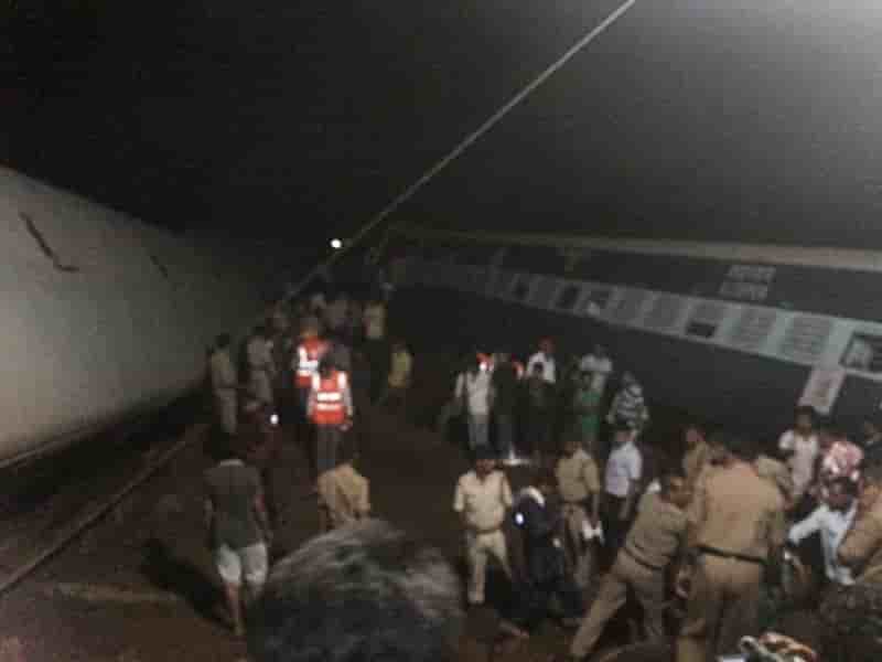 Au moins 20 morts dans le deraillement de deux trains en inde