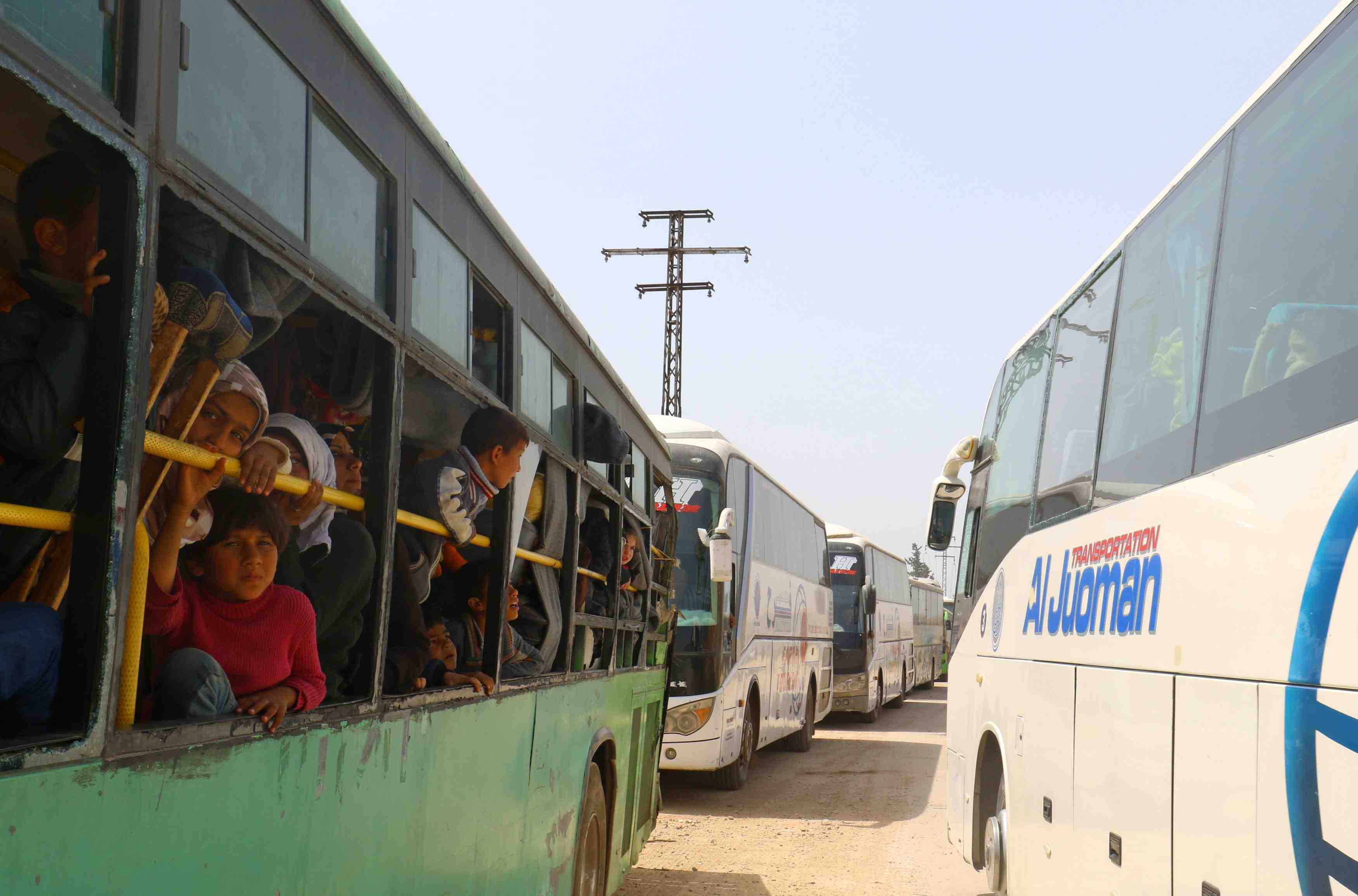 Reprise des evacuations en syrie apres une suspension de 48h