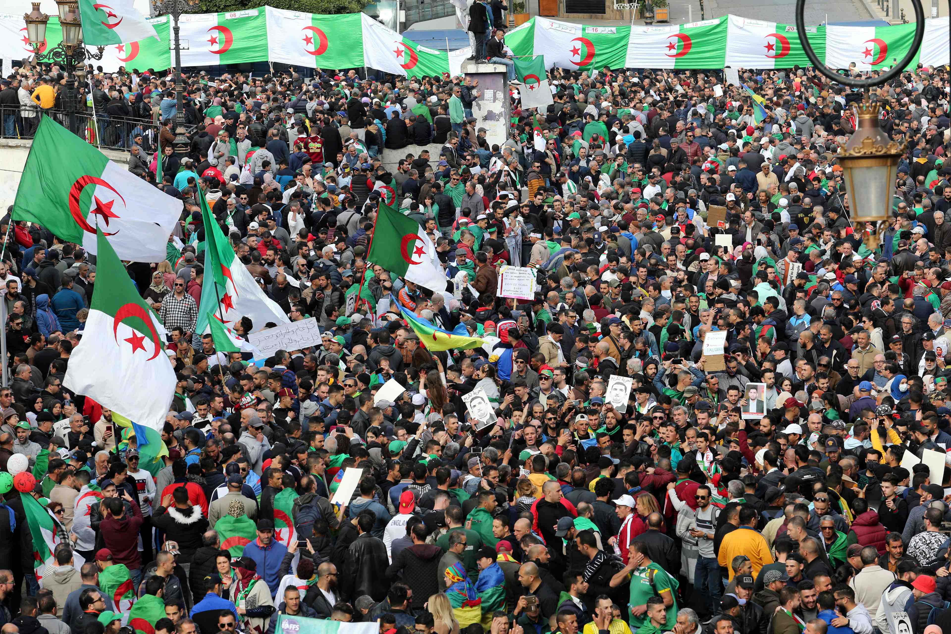 Algerie: les partisans du changement fetent le 1er anniversaire de leur mobilisation