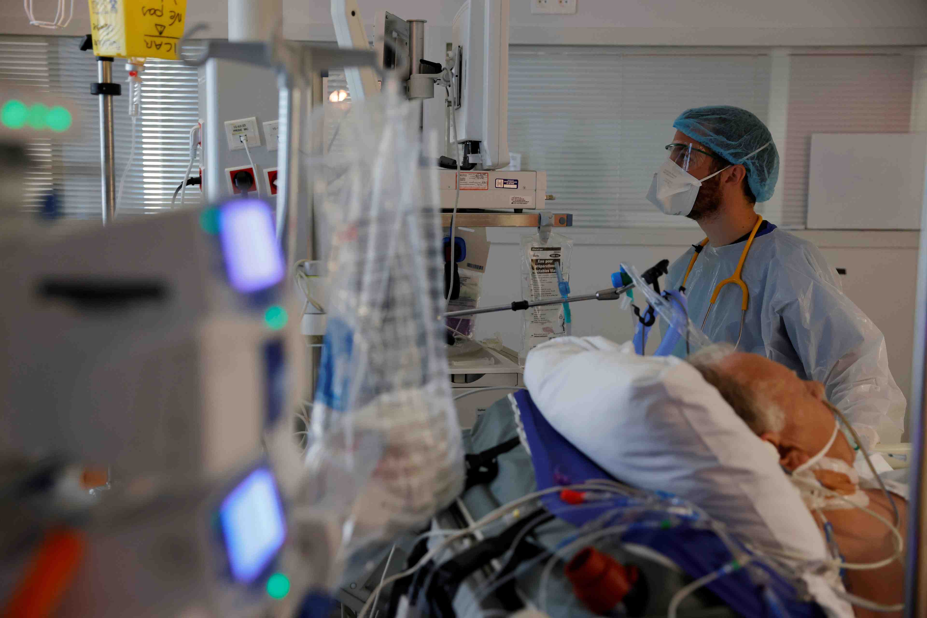 Coronavirus: plus de 20.000 nouveaux cas et 262 deces supplementaires en france